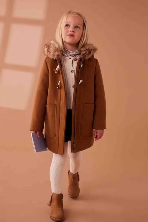 Manteau camel à capuche en fausse fourrure